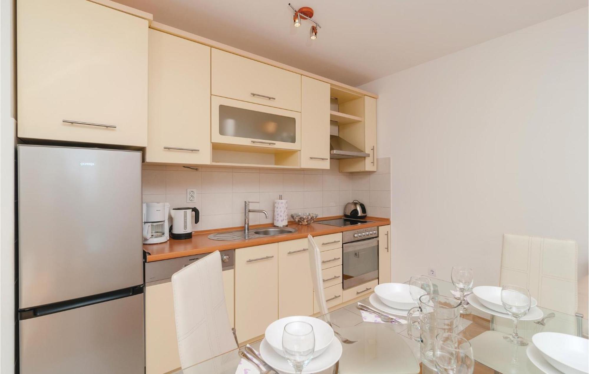 Nice Apartment In Omis With House Sea View Exterior foto