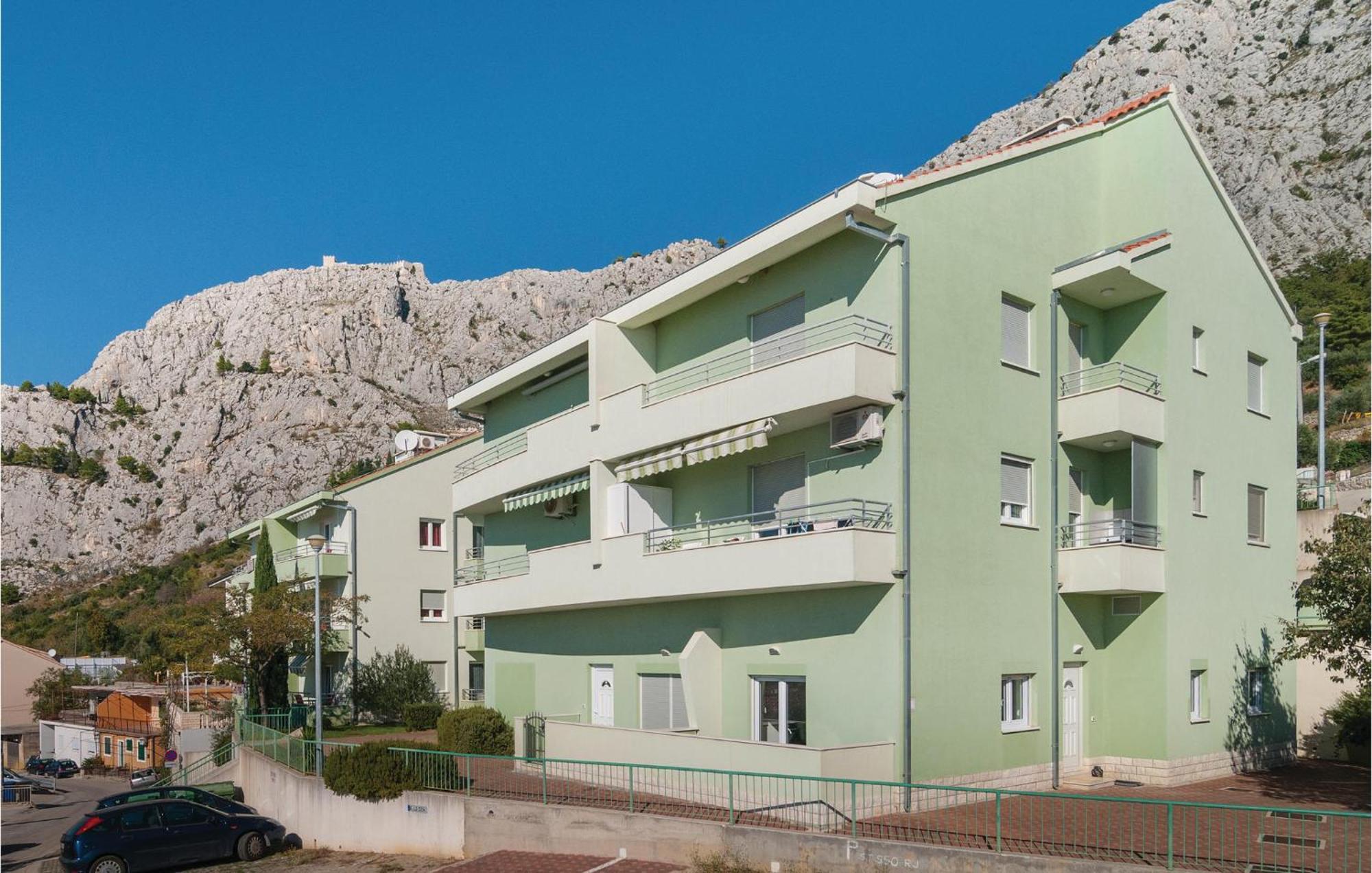 Nice Apartment In Omis With House Sea View Exterior foto